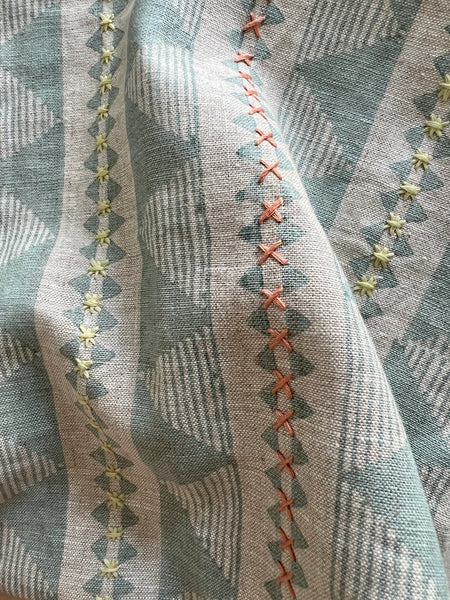 Una Teal Embroidered (Sample)